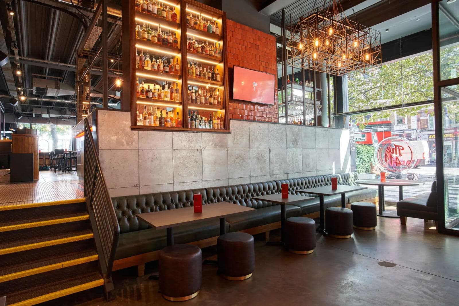 The 411 Whole Venue, photo 3
