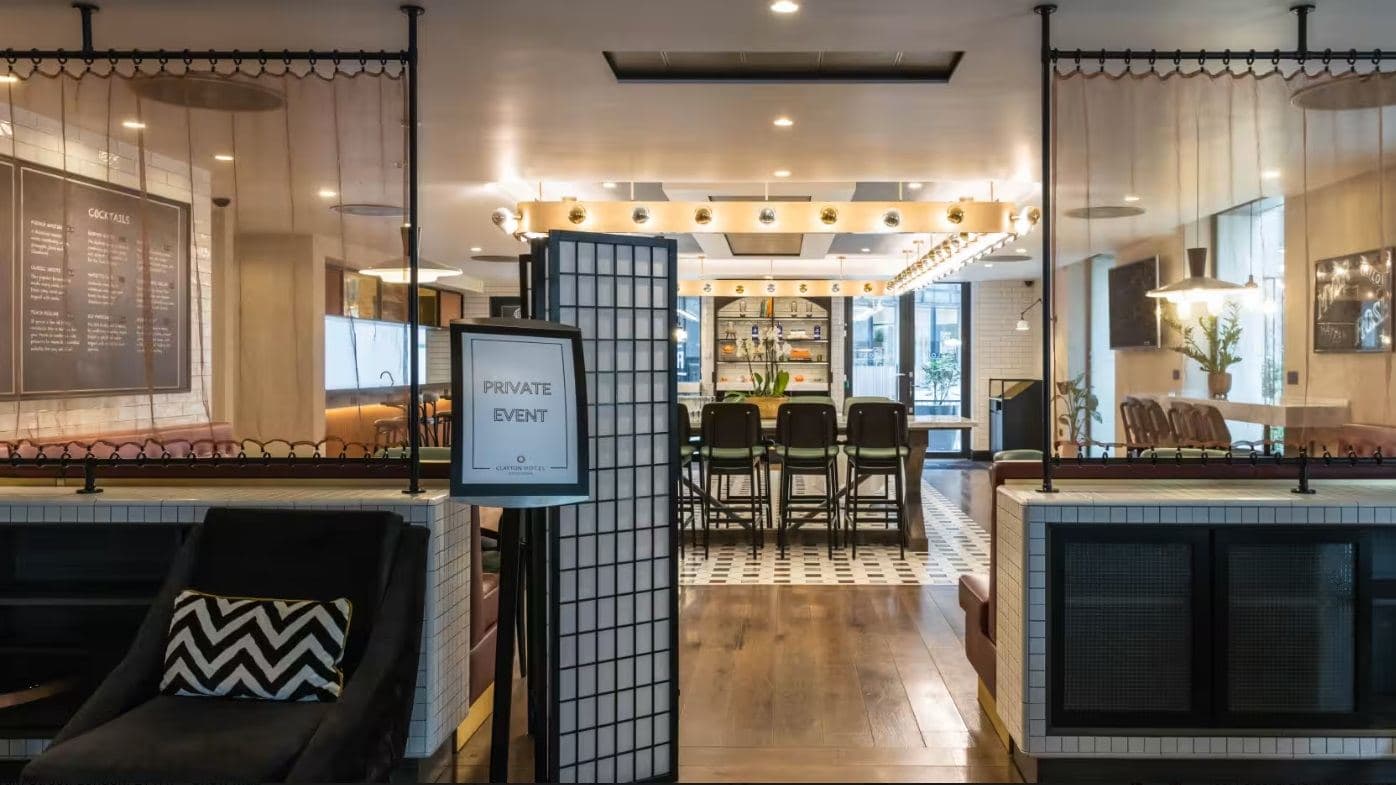 Globe Bar at Clayton Hotel City of London, photo 3