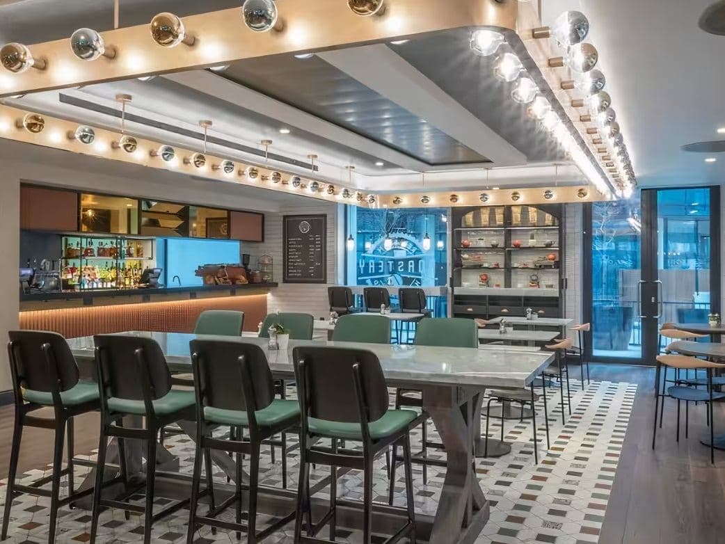 Globe Bar at Clayton Hotel City of London, photo 5