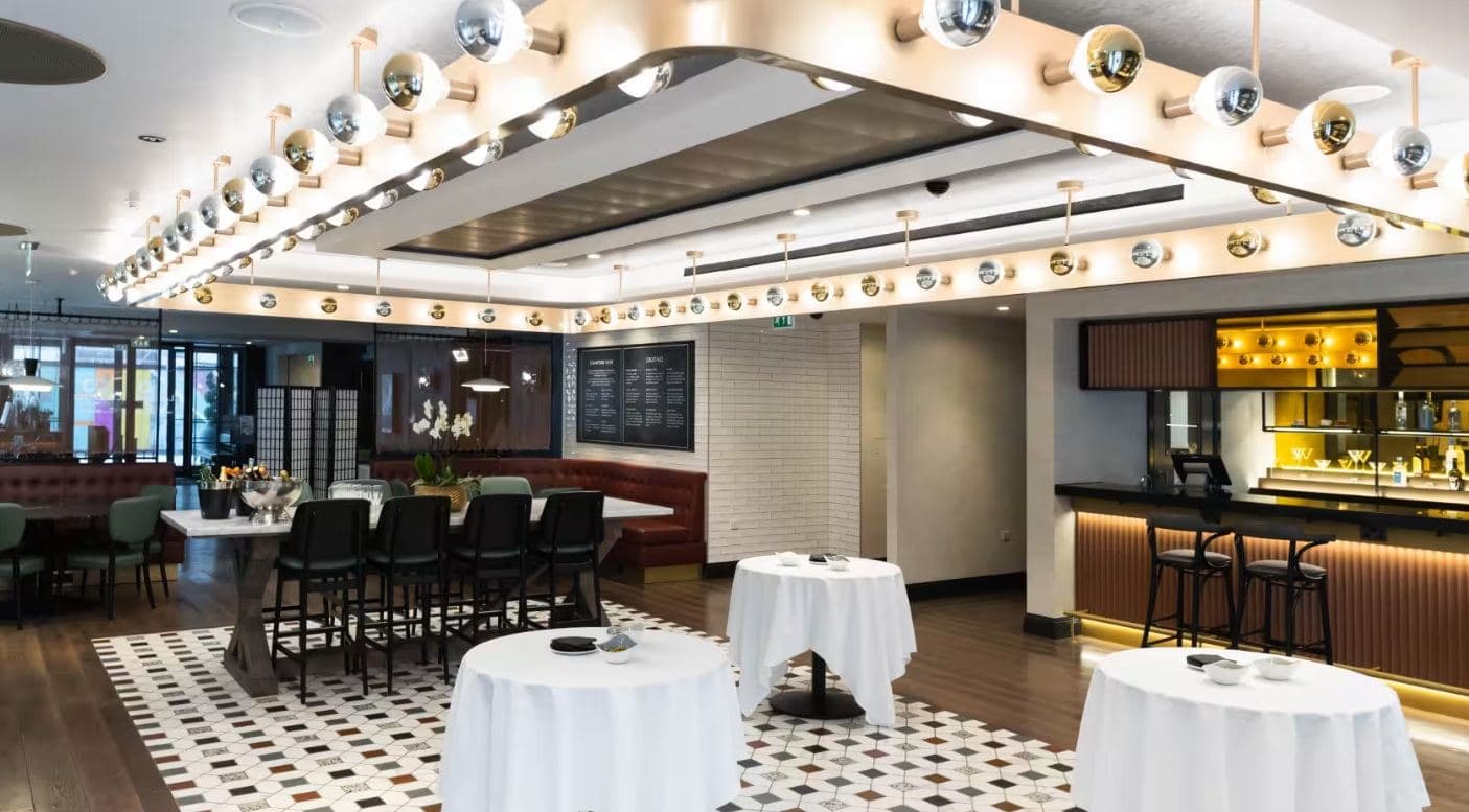 Globe Bar at Clayton Hotel City of London, photo 2