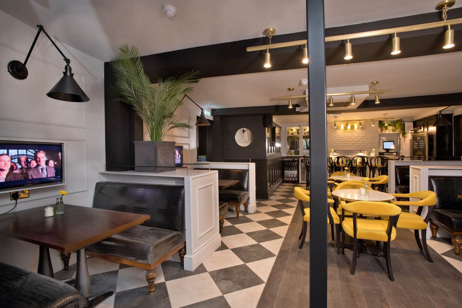 Bonds Gin Room, photo 5