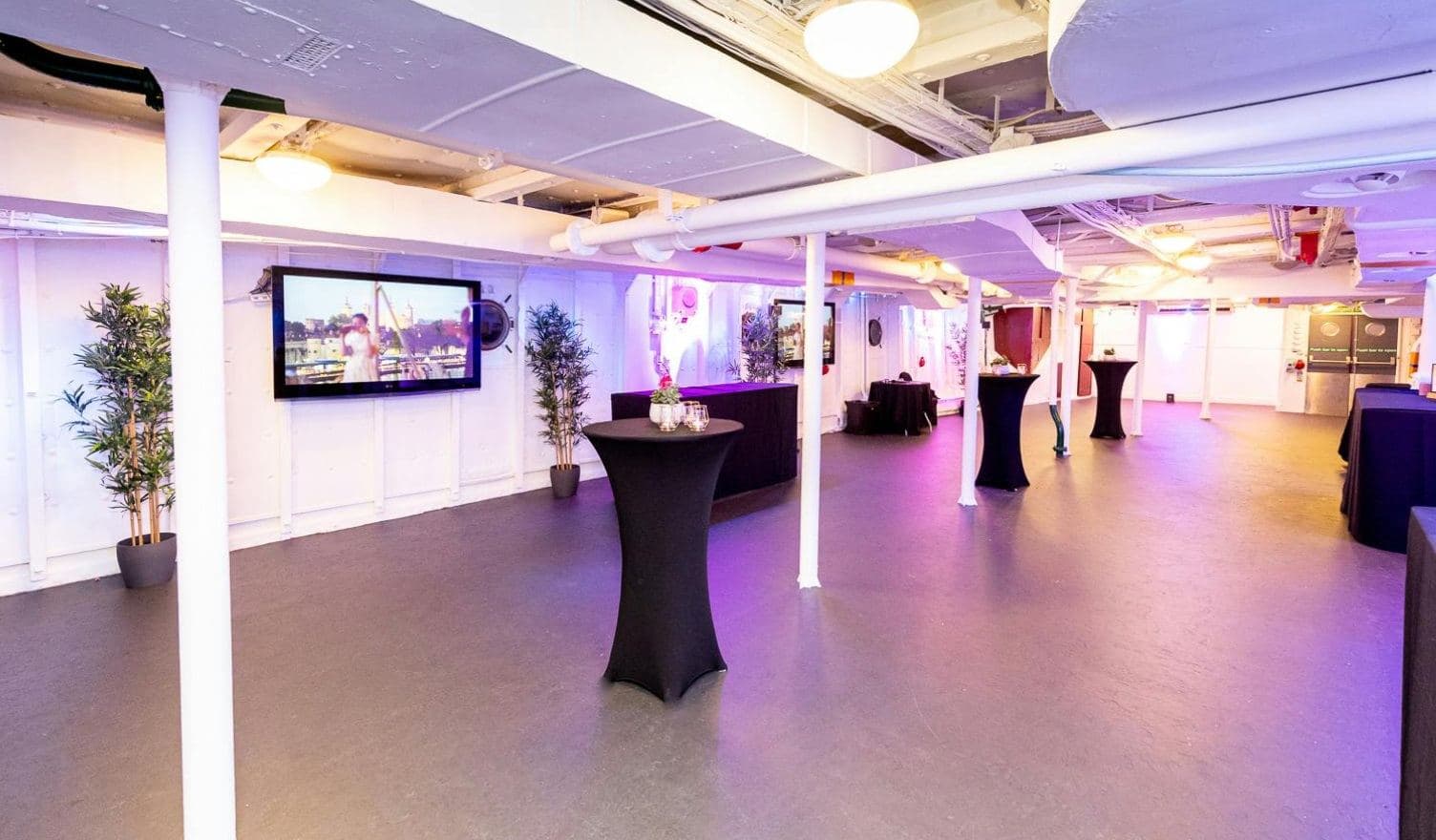 The Ship's Company Dining Hall at HMS Belfast, photo 3