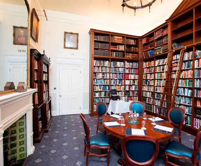 In and Out Club Cowdray Library, photo 4