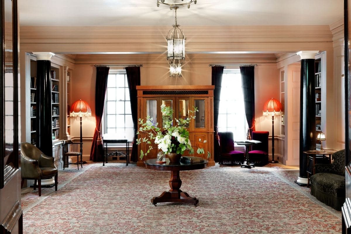 The Ned Drawing Room, photo 2