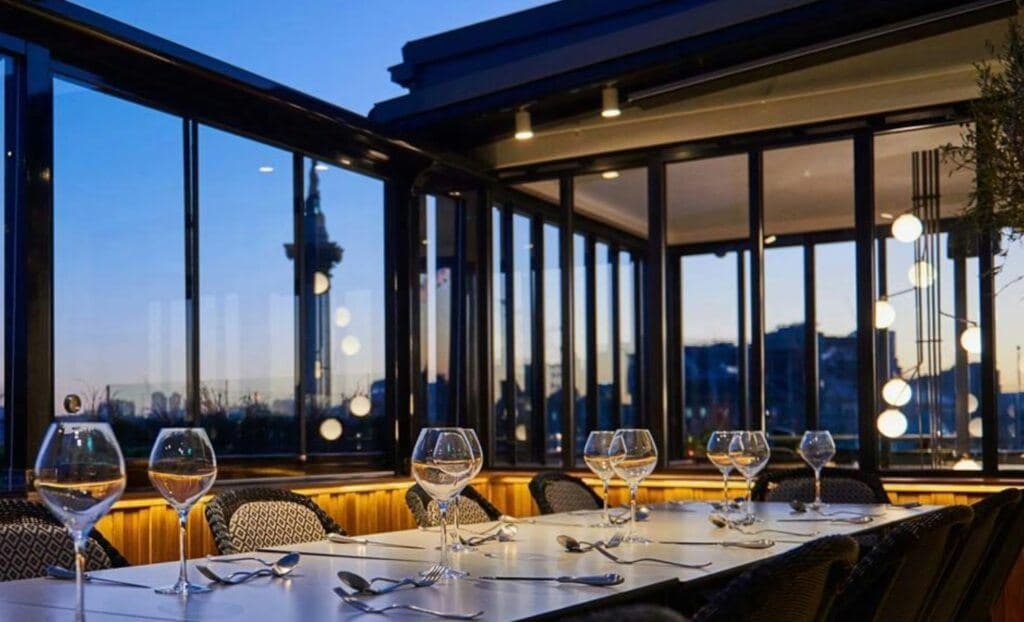 Trafalgar St James The Rooftop Room, photo 2