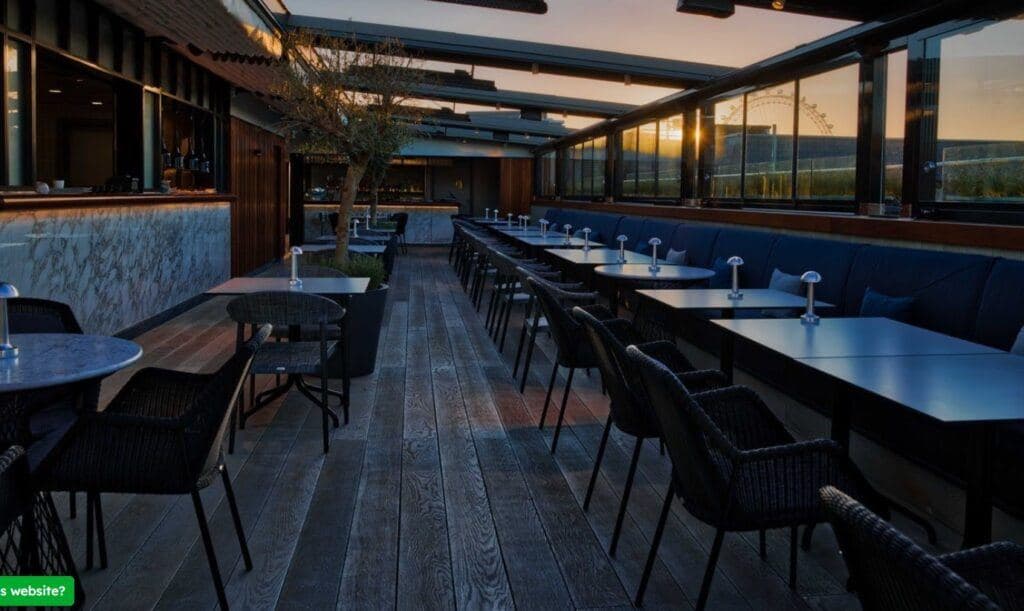Trafalgar St James The Rooftop Deck, photo 2
