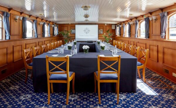 Edwardian-Boat-Christmas-Party-Venues-4.jpg