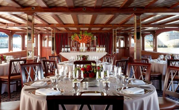 Elizabethan-Christmas-Party-Venues-1-1.jpg