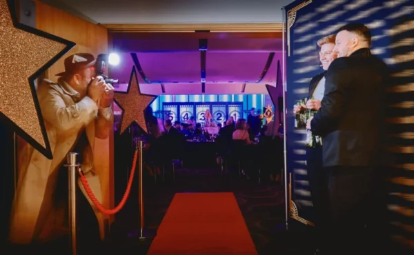 Hollywood-Christmas-Party-London-2-min-scaled-1-1024x683-1.webp